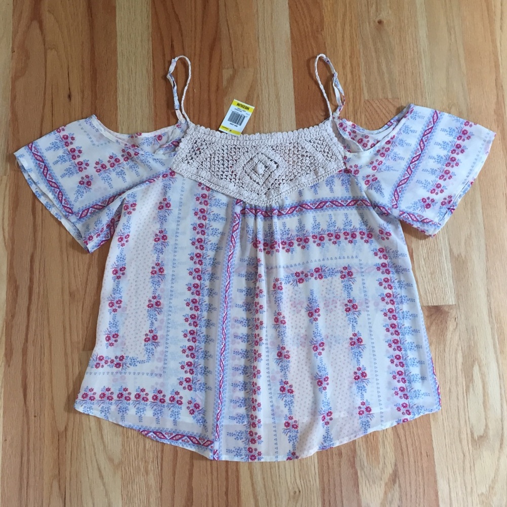 American Rag Cold Shoulder Top - Picture 5 of 5